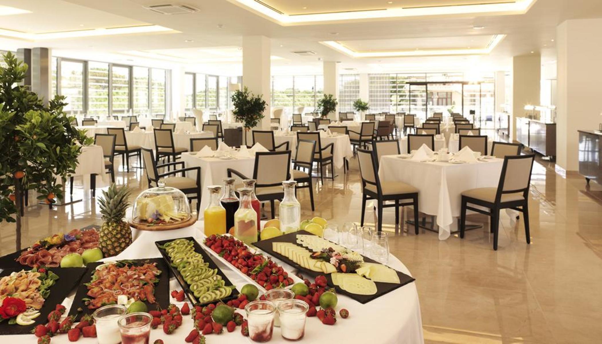Hotel Slovenija - Terme & Wellness Lifeclass Portoroz Luaran gambar A buffet at a hotel