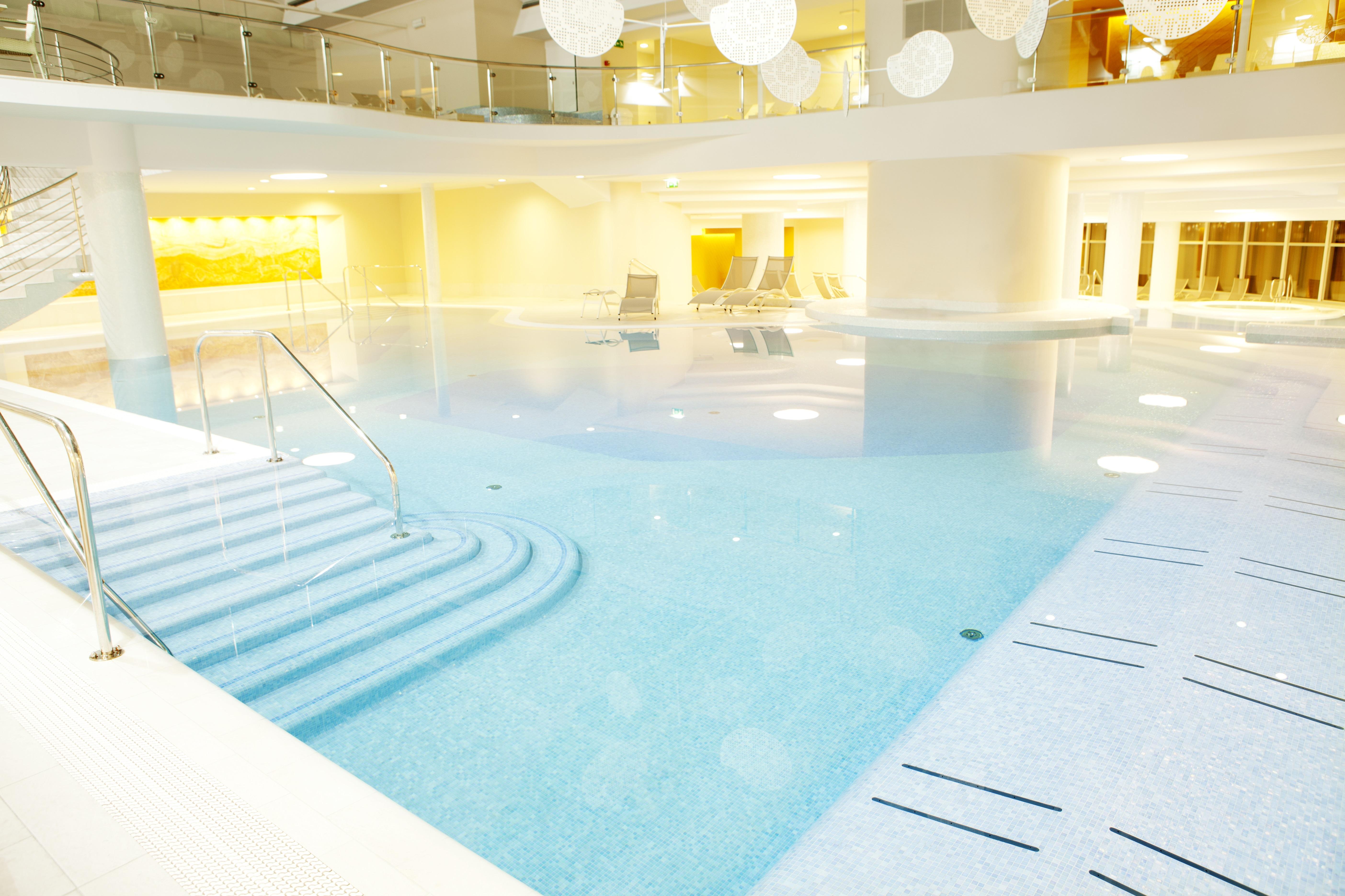 Hotel Slovenija - Terme & Wellness Lifeclass Portoroz Luaran gambar The swimming pool at the hotel