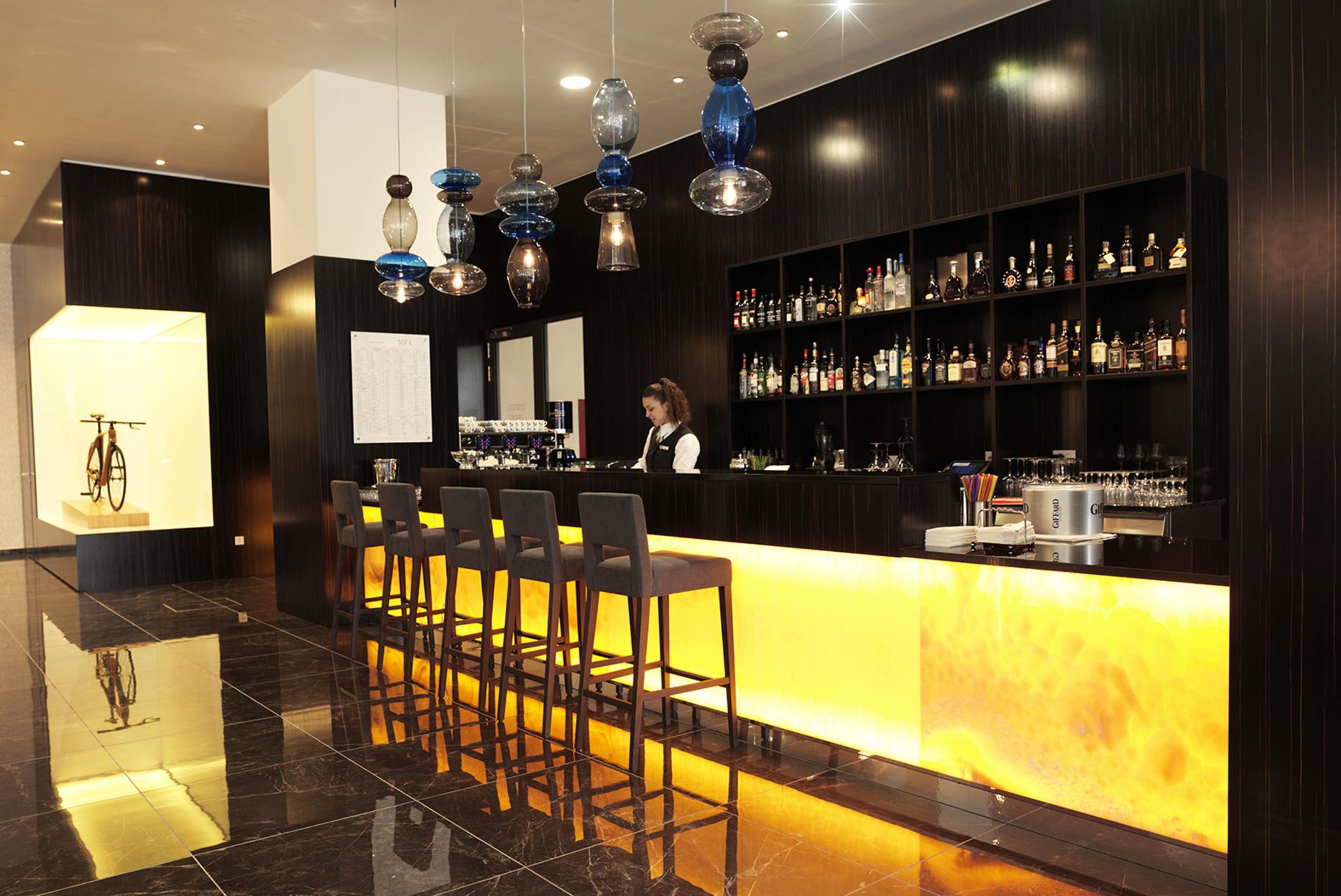 Hotel Slovenija - Terme & Wellness Lifeclass Portoroz Luaran gambar The bar at the lounge