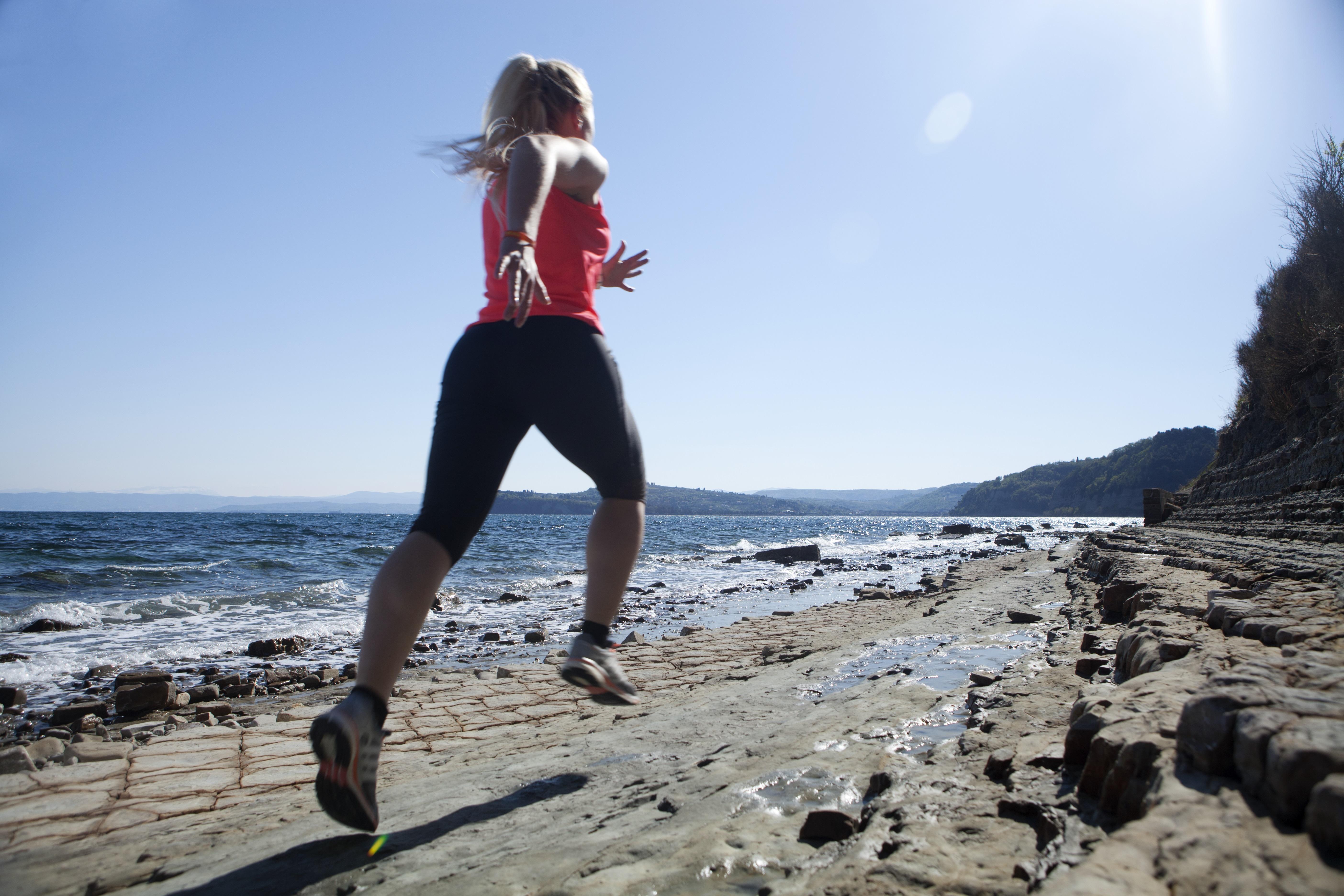 Hotel Slovenija - Terme & Wellness Lifeclass Portoroz Luaran gambar A woman trail running