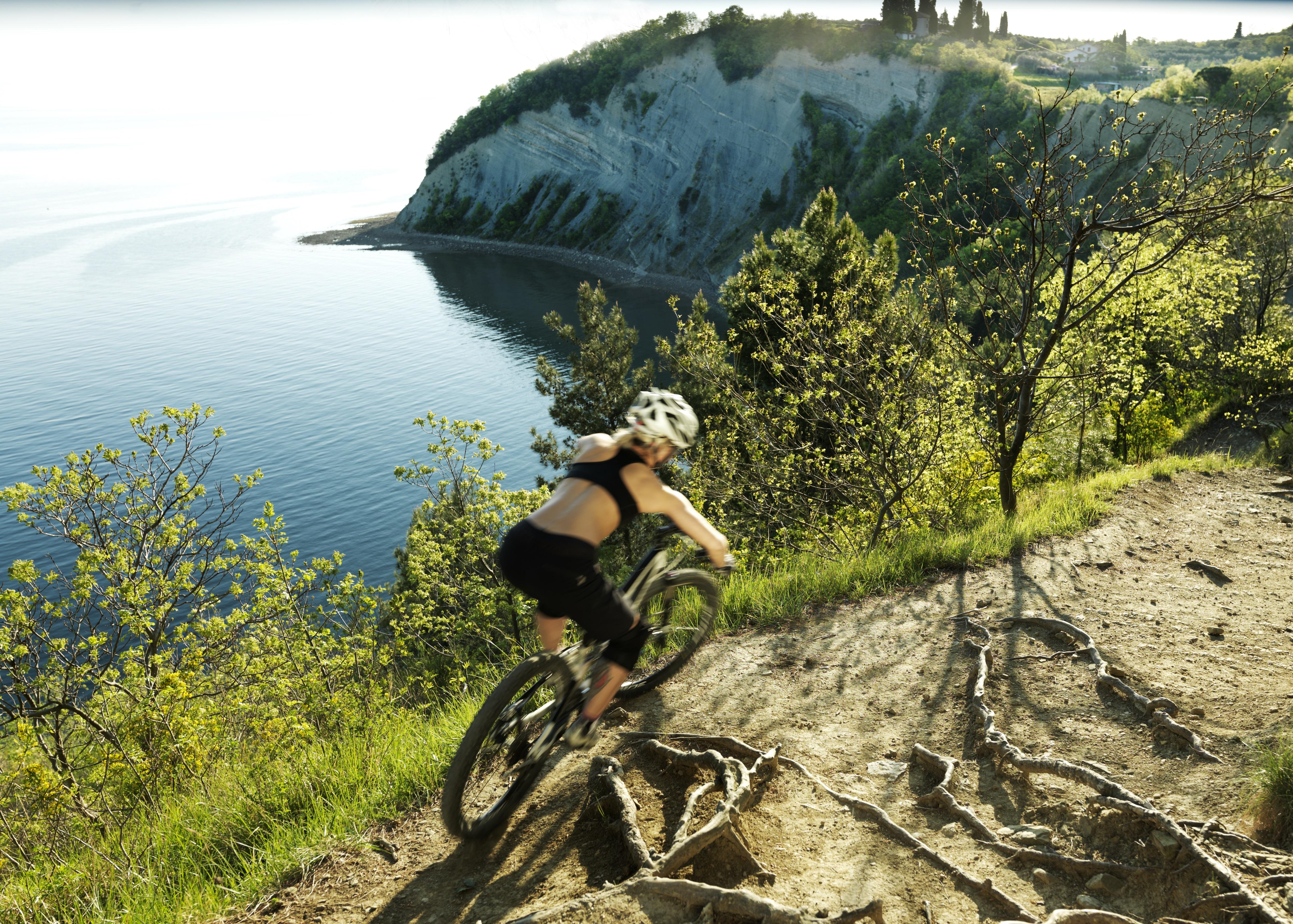 Hotel Slovenija - Terme & Wellness Lifeclass Portoroz Luaran gambar A mountain biker on the Bruce Trail