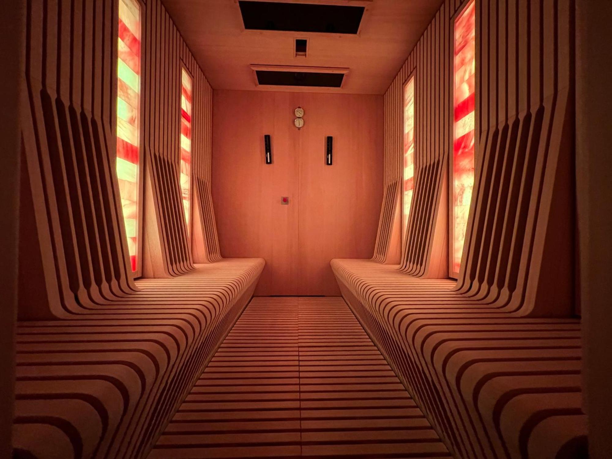Hotel Slovenija - Terme & Wellness Lifeclass Portoroz Luaran gambar The interior of a salt cave